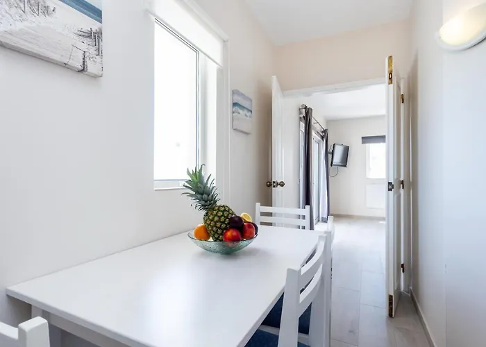 Daire Mariners - Bright And Stylish - Walk To The *