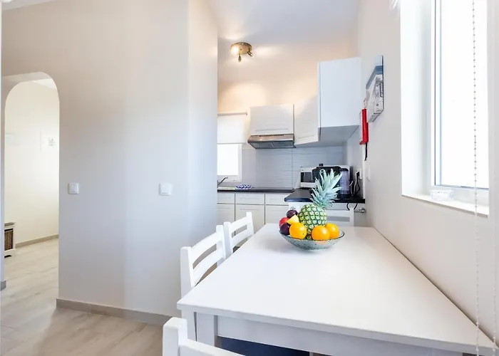 Mariners - Bright And Stylish - Walk To The Luz