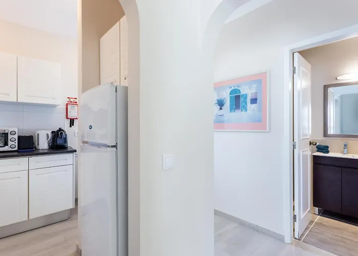 Mariners - Bright And Stylish - Walk To The Daire Luz