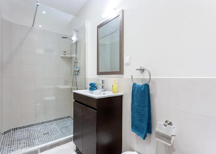 Mariners - Bright And Stylish - Walk To The Daire