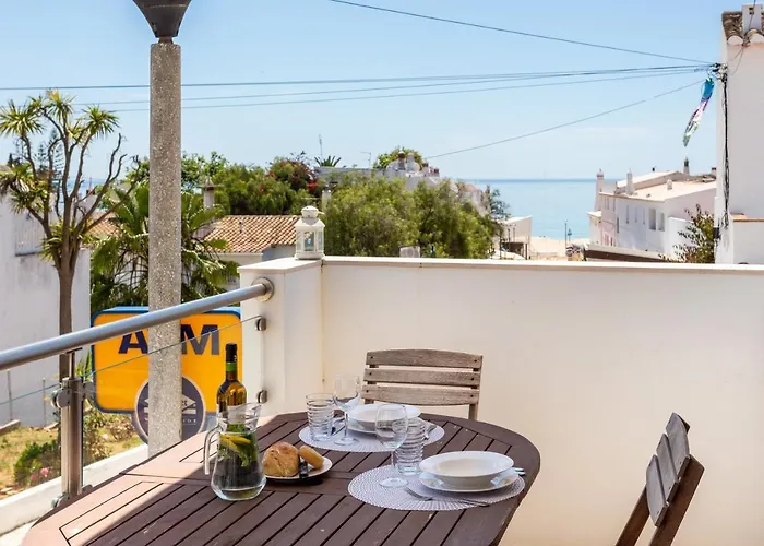 Mariners - Bright And Stylish - Walk To The Daire *